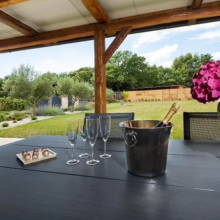 Ferienhaus Mediterranes Mit 3 Klimaanlagen Und Privatem 1000m2 Garten Rovinj