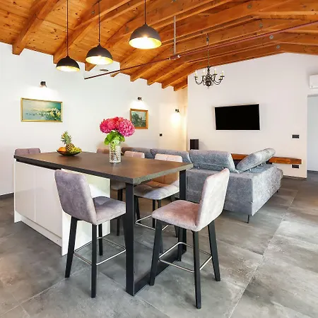 Ferienhaus Mediterranes Mit 3 Klimaanlagen Und Privatem 1000m2 Garten *
